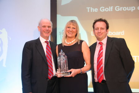 Sandy Jones, Chief Executive of the PGA & Simon Wordsworth 59Club CEO presents Alison Ainsworth, Senior Director of Golf, Leisure & Spa Operations Europe for Marriott Hotels with the ‘Golf Group of the Year’ award