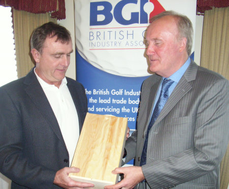  BGIA Chairman Nigel Freemantle (left) hands over a token of thanks to former Chairman Doug Poole.
