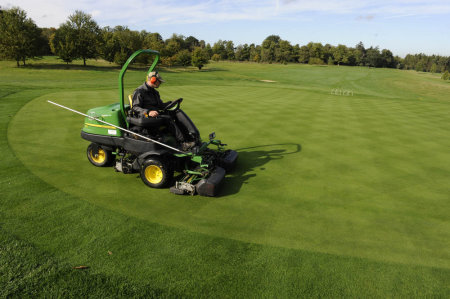 Greens mowing - clipping removal