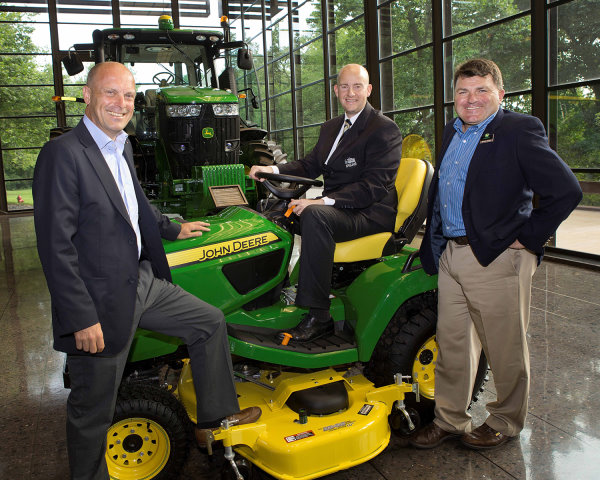 (left to right) Mark Casey, Eicko Schulz-Hanssen and John Deere Golf’s European product marketing manager Howard Storey