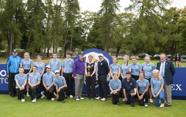 ClubGolf kids with the Captains and Commonwealth Games and Sport Minister Shona Robison. RyderCup Director Richard Hills is far right.