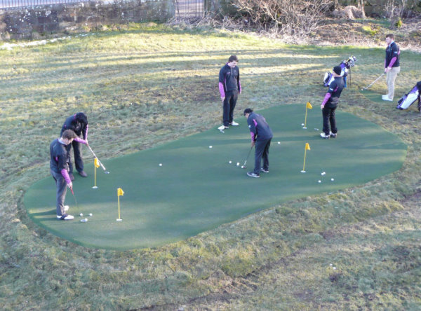 Frosty mornings are no longer problem for students in the ScottishHighlands and Islands, thanks to a new Huxley Golf all-weather putting green