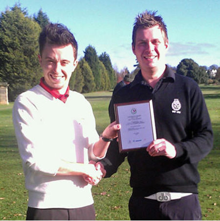 NottinghamshireCounty Development Officer Matt Bloor (left) presents Ian Gelsthorpe of Ruddington Grange with the GolfMark award