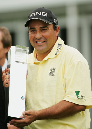 Angel Cabrera wins the 2005 BMW PGA Championship, BMW's first year as Title Partner of the tournament (Getty Images)
