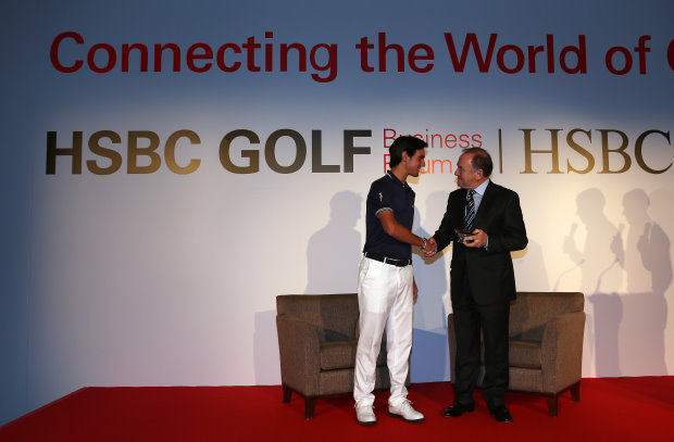 Peter Dawson receives lifetime achievement award at 2014 Hsbc Golf Business Forum from Matteo Mannasero (HSBC Getty Images)