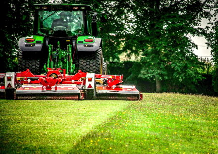 The new Trimax Pegasus video highlights the mower’s exceptional quality of cut