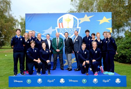 Scott Kelly, Marketing Director of Ryder Cup Europe, Colin Wood, President of the European Golf Association, Pascal Grizot, Chairman of Ryder Cup France 2018, and Thierry Pedros Vice President of Strategic Alliances at Disneyland Paris with the 2014 Junior Ryder Cup European Team