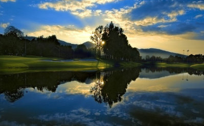 Kunming’s Nick Faldo-designed Lakeview Golf Club boasts some spectacular holes.