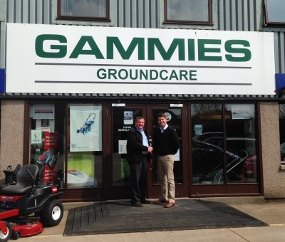 Les Gammie (left) of Gammies Groundcare pictured with Dougie Archibald (right) of Charterhouse.