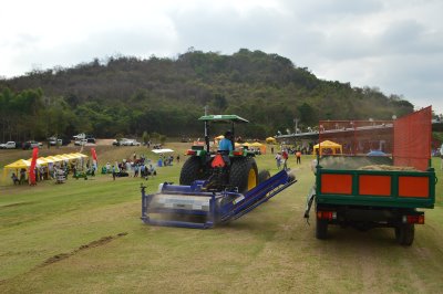 A product demonstration taking place during last year’s Turfgrass Management Exposition at Laem Chabang