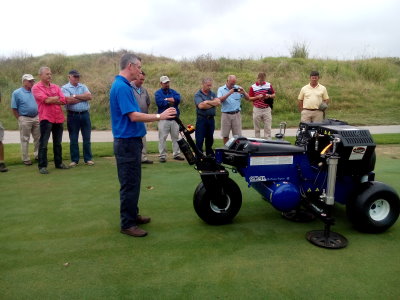 Dave Harrison demonstrates the Air2G2 at Fancourt Links, George