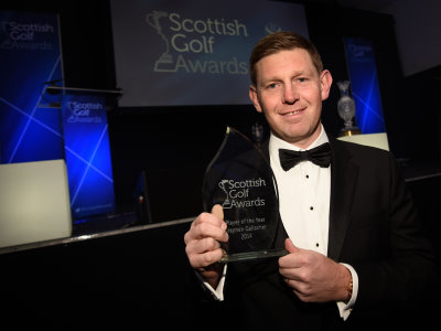 Stephen Gallacher with Award (Kevin Kirk)