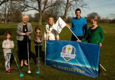 (from left) local golf fan Sadie McGill age 6; Perth and Kinross Provost Liz Grant; local golf fan Stella McGill age 8; Jen Williams, Senior Greenspace Officer at Perth & Kinross Council; Niall McGill, Golf Course Officer at Perth & Kinross Council; Kathleen Smith Vice Chair of Perth & Kinross Disability Sport