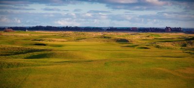 Royal Cinque Ports is supporting the Macmillan Longest Day Golf Challenge