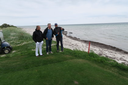 From left: Magnus Jivén, General Manager; Mårten Wallberg, GEO verifier; and Lars Knutson, Course Manager photographed by the Baltic. Ljunghusen is struggling with erosion problems