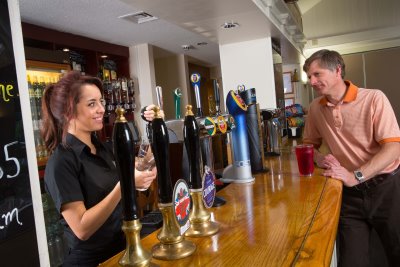 Free pints being served for quick golfers