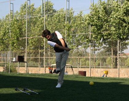 Juan Positigo prepares ahead of the Spanish Adaptive Golf Championships