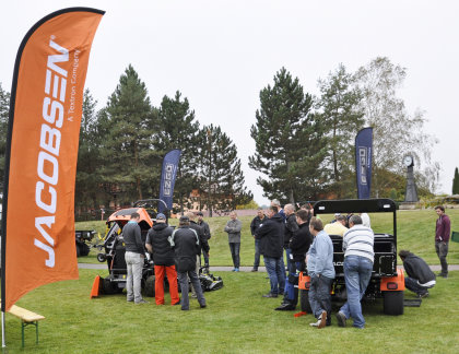 ITTEC staff introduce the Jacobsen Truckster cylinder grinder and MP batwing rotary mower