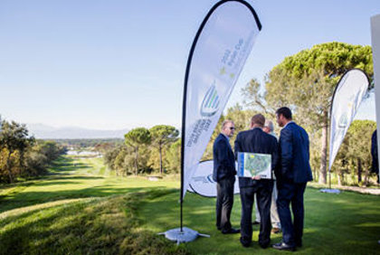 Golf Course Manager, David Bataller (right), introduces the European Tour’s Keith Pelley and Richard Hills to PGA Catalunya’s Stadium Course