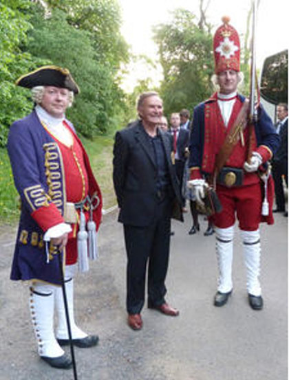 Patrick at the EIGCA 2011 Annual Meeting in Potsdam, flanked by Lange Kerls