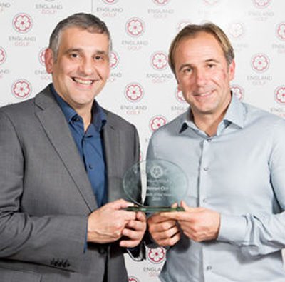 Steven Orr – 2015 Coach of the Year, pictured right, receiving his award from Toni Minichiello (© Leaderboard Photography)