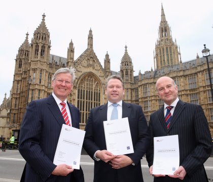 Martin Slumbers, Chief Executive of The R&A, Karl McCartney JP MP, Chair of the All-Party Parliamentary Group for Golf, and Professor Simon Shibli, Head of the Sport Industry Research Centre at Sheffield Hallam University, launch the new report (photo The R&A)