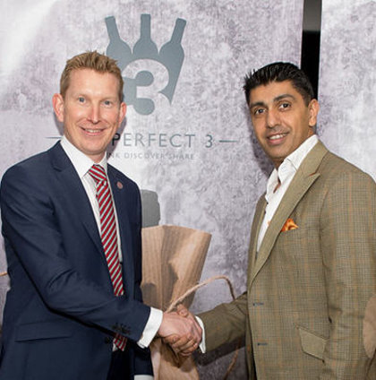 Nick Pink of England Golf (left) and Moez Seraly of Perfect Cellar confirm the new partnership (photo credit Leaderboard Photography)