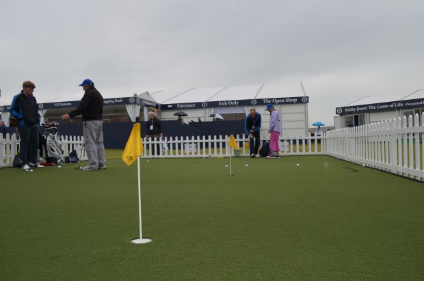 Huxley Golf putting green at the 2015 Open Championship (© Huxley Golf)