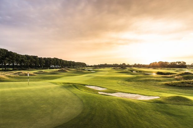 13th green of The Dutch golf course (photo credit European Tour)
