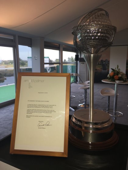  Letter of congratulations from Arnold Palmer, next to the Portugal Masters trophy