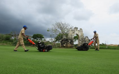 The brand new Bukwit Pandawa facility uses Eclipse greens mowers to maintain its 18-hole golf course.