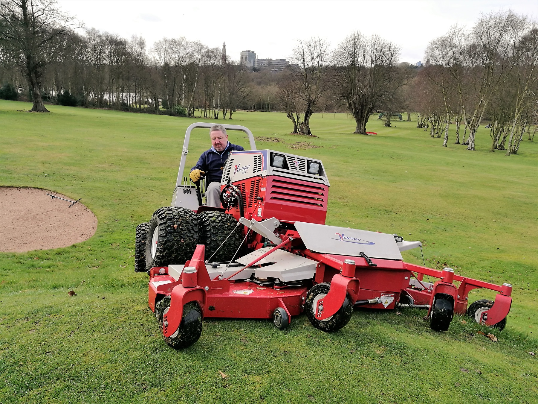 The Ventrac with contour deck proved equal to the slopes and undulations at this golf course in the West Midlands